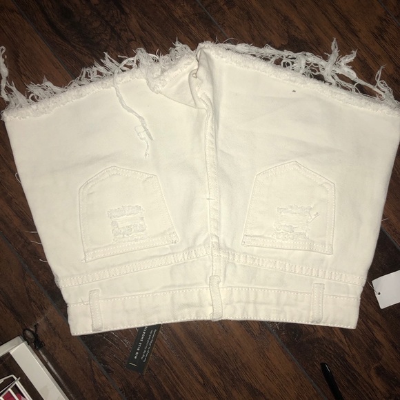 Shorts - Picture 2 of 4